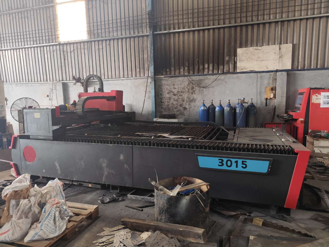 Laser cutting machine 2